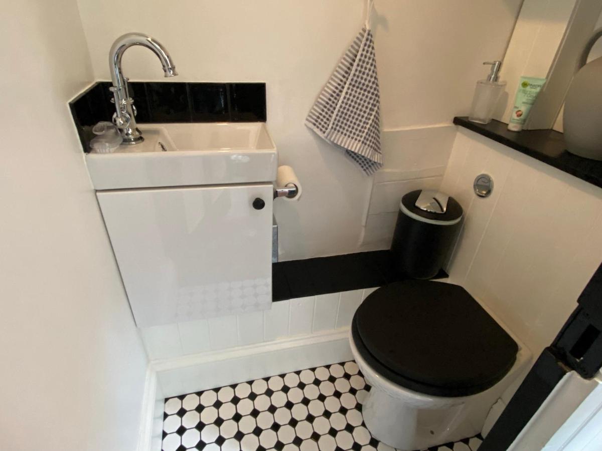 Purlins Holiday Apartment ซอลส์บรี ภายนอก รูปภาพ